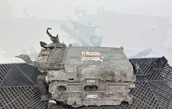 Toyota RAV 4 (XA40) Voltage converter inverter G927048060 1817000320 D107T300635