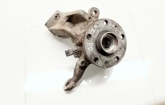 Front wheel hub spindle knuckle