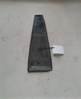 Toyota Land Cruiser (J120) Rear vent window glass 