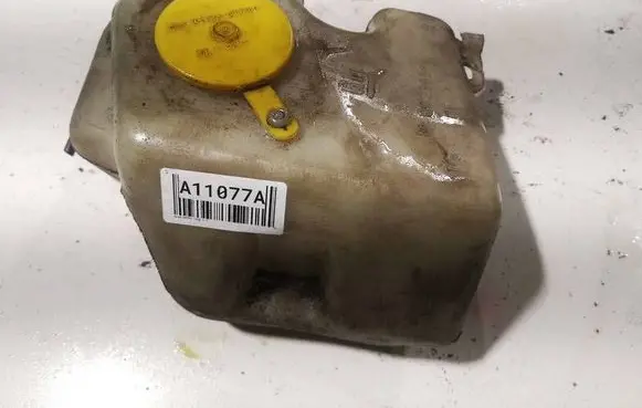 Opel Astra F Windshield washer fluid reservoir/tank 0023935