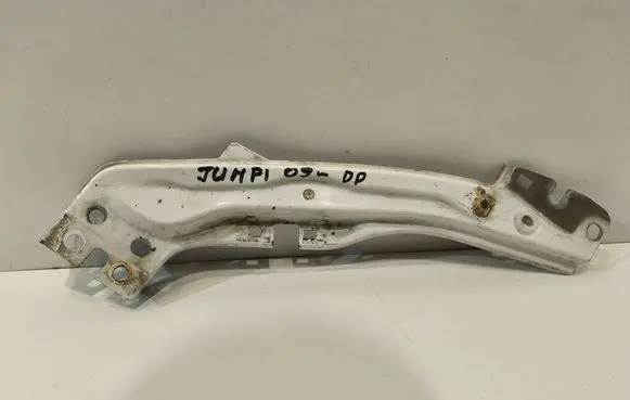 Headlight/headlamp mounting bracket