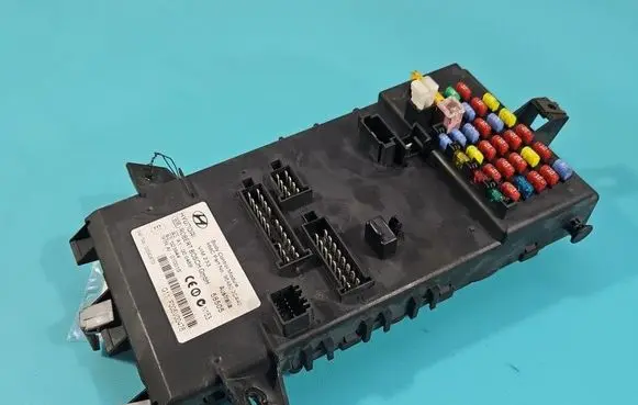 Hyundai Coupe Central body control module 954802C440 IMPRK1597824