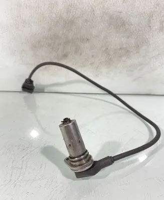 Audi A4 S4 B5 8D Camshaft position sensor 028907319b