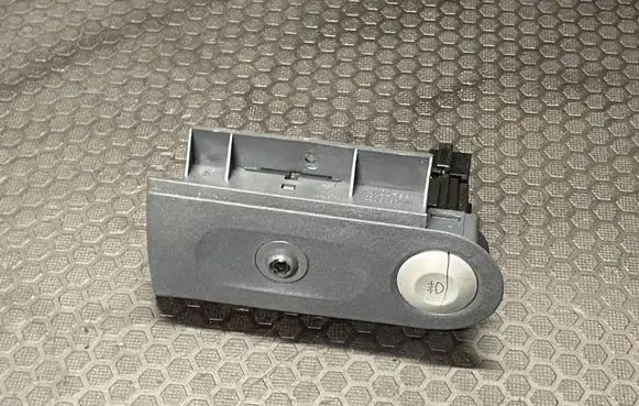Mitsubishi Colt Wing mirror switch MN148893ZZ