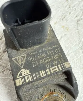Porsche 911 997 Acceleration sensor 99760611101 Z4AQS7665