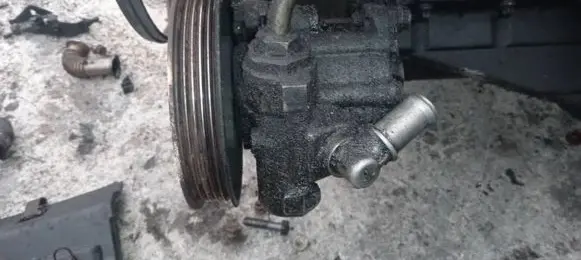 BMW 5 E39 Power steering pump