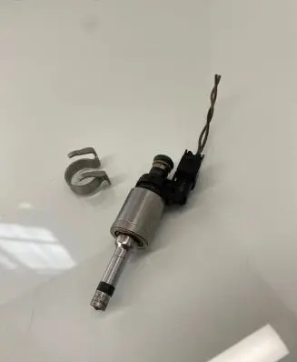 Ford Focus Fuel injector CM5G9F593FA