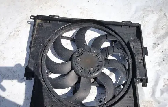 BMW 1 F20 F21 Radiator cooling fan shroud 17428621191 8621191
