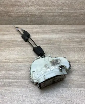 Honda CR-V Front door lock 72611SWAG1
