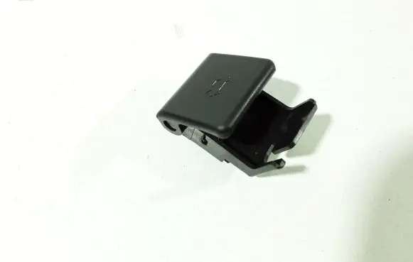 Mazda 5 Engine bonnet (hood) release handle