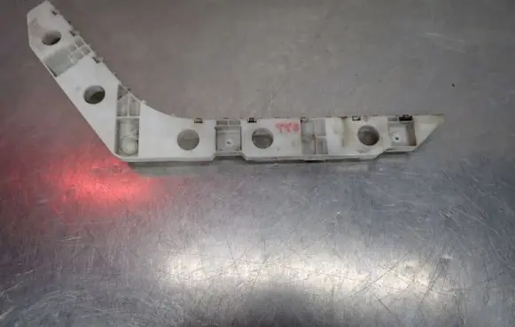 Infiniti M Rear bumper mounting bracket 85220-1MA0A
