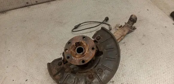 Audi Q7 4L Front wheel hub spindle knuckle 