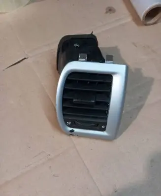 Skoda Fabia Mk2 (5J) Dashboard side air vent grill/cover trim 5J0819702