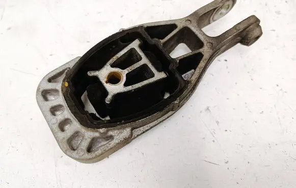 Buick Encore I Engine mount bracket 95248684 95245332