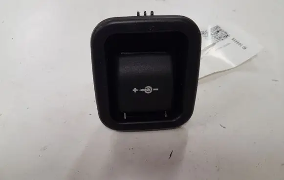 BMW 3 F30 F35 F31 AUX in-socket connector 0071966 0078135 0078136