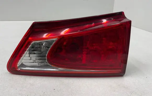 Toyota RAV 4 (XA50) Tailgate rear/tail lights