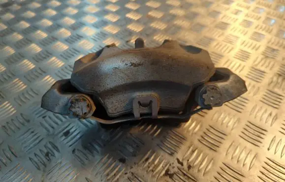 Mercedes-Benz C W204 Front brake caliper 77C0