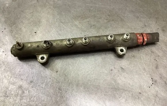 Fuel main line pipe