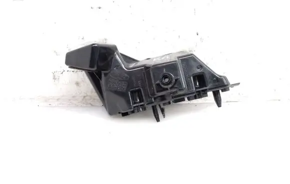 Front bumper mounting bracket