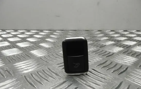 Tailgate opening switch