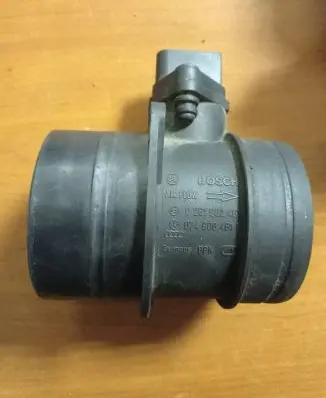 Volkswagen PASSAT B6 Mass air flow meter 0281002461