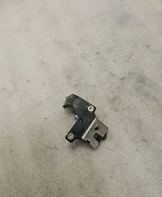 Audi A4 S4 B6 8E 8H Tailgate/trunk/boot lock/catch/latch 8E5827505B