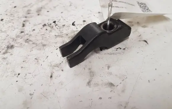 Opel Astra J Fuel Injector clamp holder