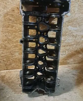 Mercedes-Benz 250 280 C CE W114 Engine head 1100162904