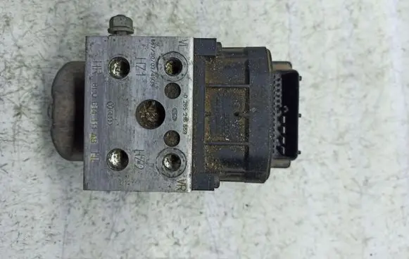 Volkswagen PASSAT B5 ABS Pump