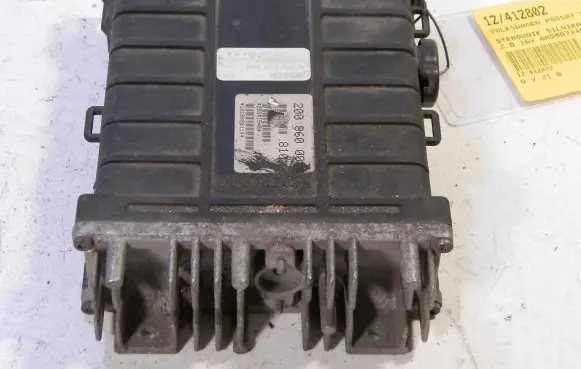 Volkswagen PASSAT B3 Engine control unit/module ECU 8A090744CA