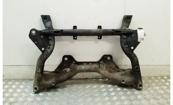 Mercedes-Benz C W204 Front subframe A2046280957