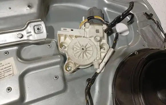 Ford Focus Front door window regulator motor 4M5T14A369