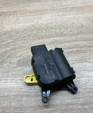 Volkswagen PASSAT B6 Air flap motor/actuator 1K2907511C 0132801342