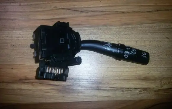 Toyota Corolla Verso E121 Wiper control stalk 8465205170