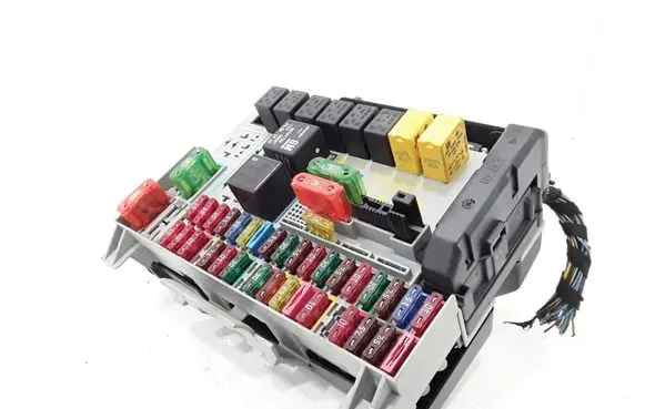 Opel Zafira A Fuse box set 90589965