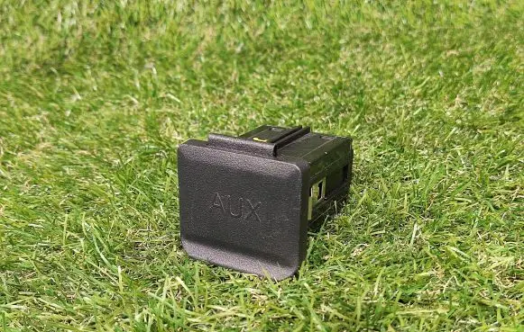 KIA Ceed AUX in-socket connector 20874710
