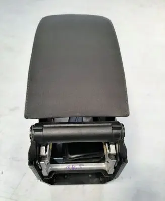 Volkswagen Jetta V Armrest 
