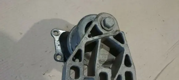 Volkswagen Transporter - Caravelle T6 Engine mount bracket 7E0199207