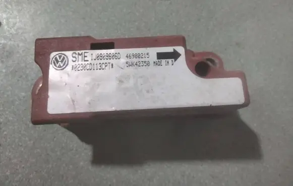 Volkswagen Golf IV Airbag deployment crash/impact sensor 1J0909606D 46980215 0230CD113CPT