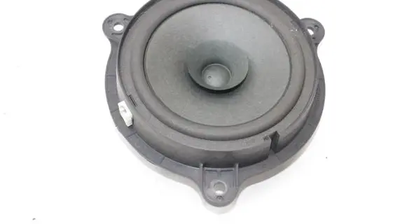 Nissan Leaf I (ZE0) Rear door speaker