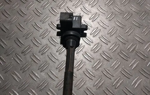 Opel Frontera B High voltage ignition coil 8971363250 CM11102