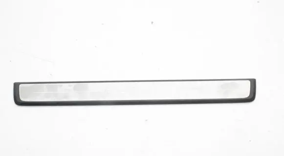 Volvo XC40 Side skirt rear trim 32132599