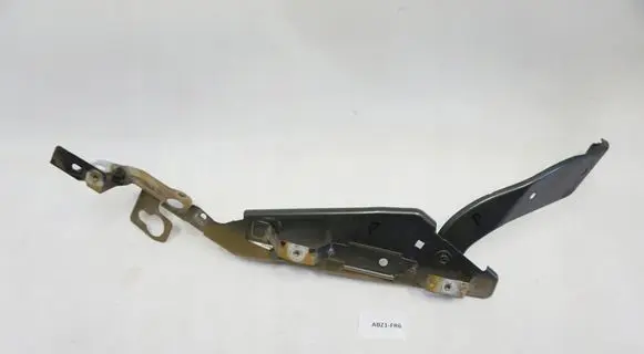 Citroen C4 Grand Picasso Fender mounting bracket