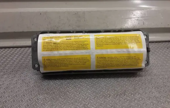 Audi A3 S3 8P Passenger airbag 8P0880202