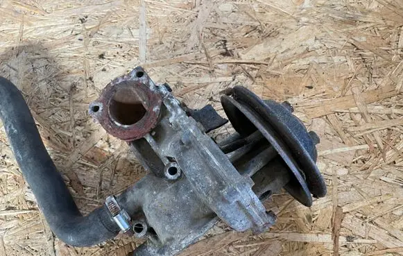 Mercedes-Benz C W203 Water pump