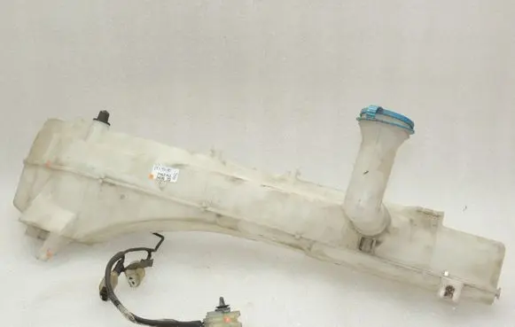 Suzuki Grand Vitara I Windshield washer fluid reservoir/tank 3845050J00 3840250J00