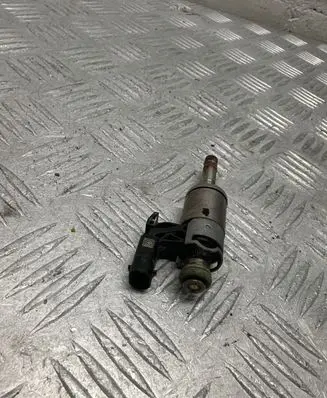 Audi A3 S3 8V Fuel injector 04E133036A
