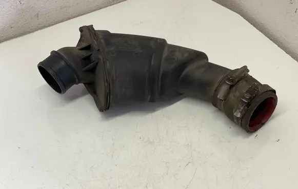Volvo V70 Turbo air intake inlet pipe/hose 30778734