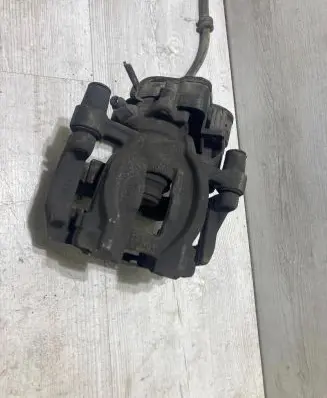 BMW X1 F48 F49 Rear brake caliper 6883031