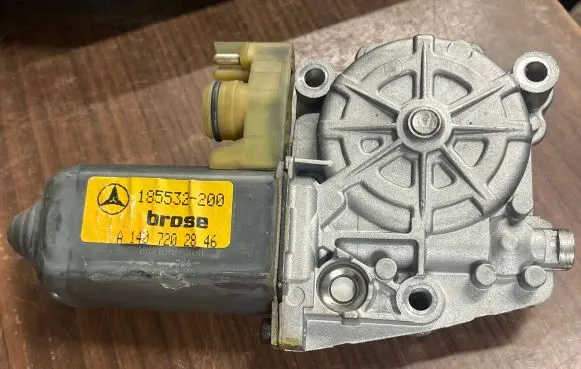 Mercedes-Benz S W140 Front door window regulator with motor A1407202846 185532200 1407202846